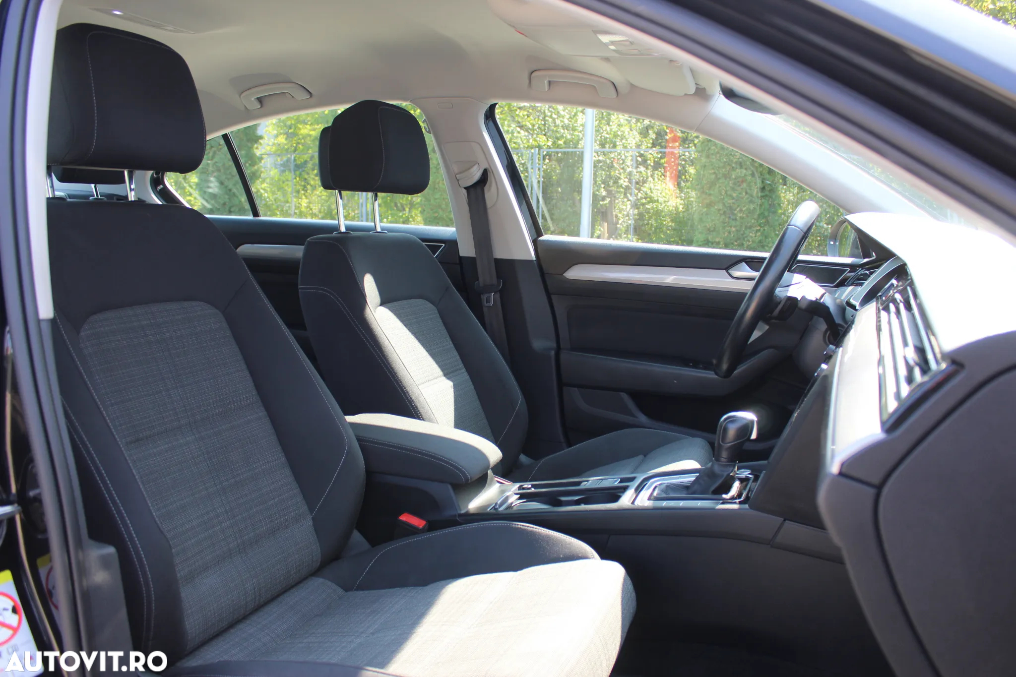 Volkswagen Passat 2.0 TDI DSG Comfortline - 11