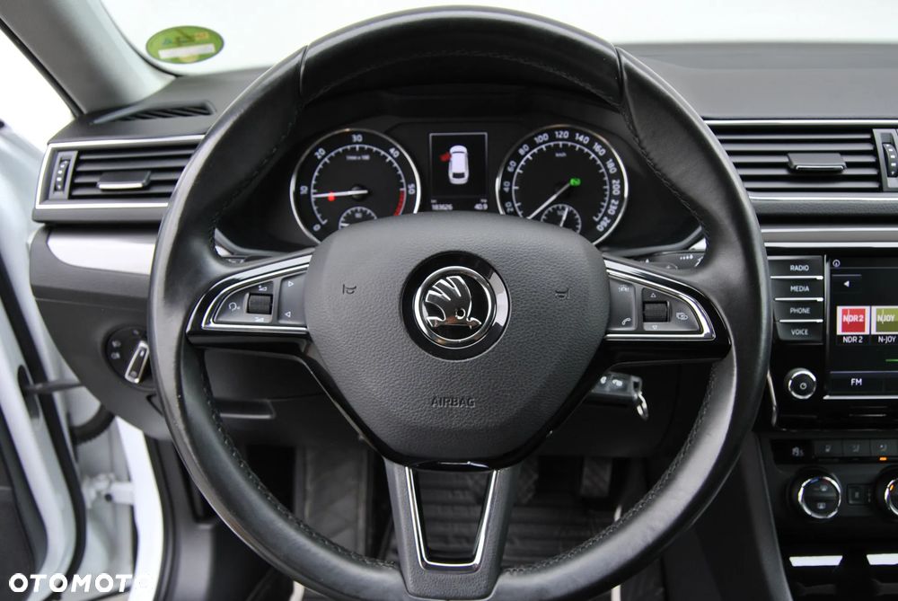 Skoda Superb 2.0 TDI 4x4 DSG Style - 30