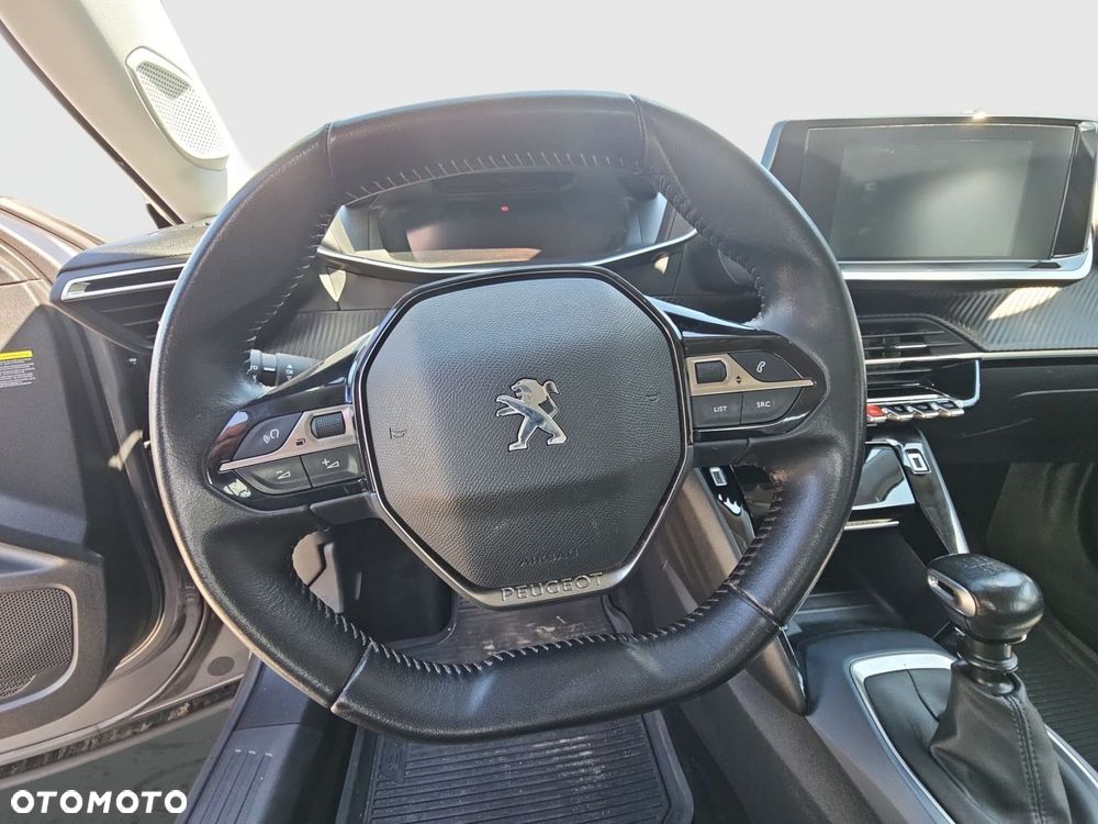 Peugeot 2008 - 18