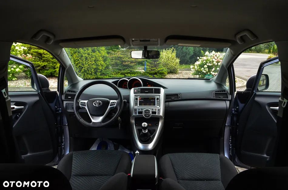 Toyota Verso 1.6 Premium 7os - 29