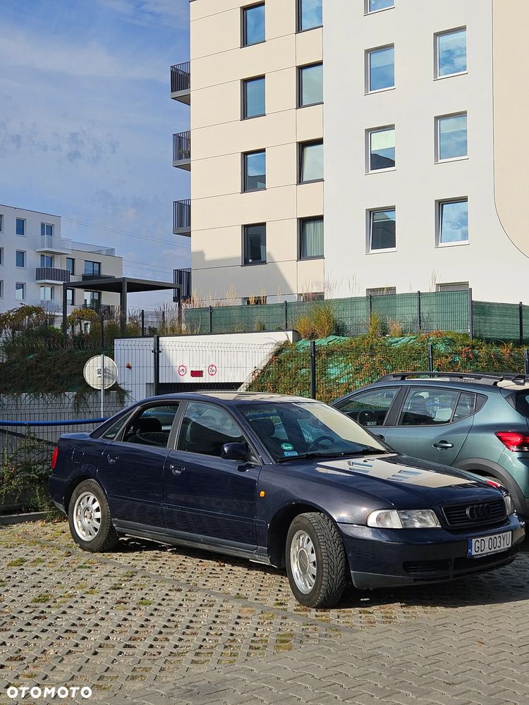 Audi A4 Limousine 1998 photo 5