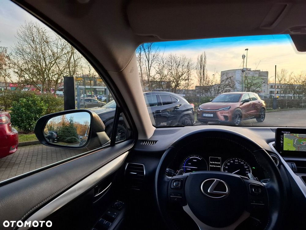 Lexus NX 300h Comfort AWD - 29