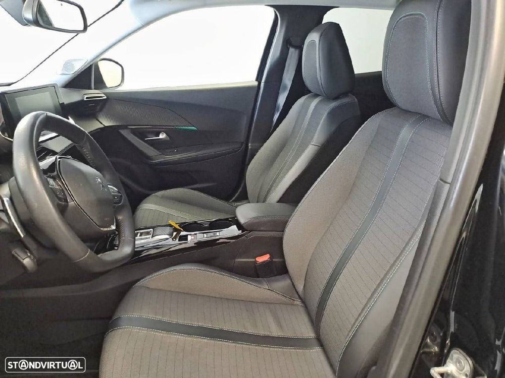 Peugeot 2008 1.2 PureTech Allure EAT8 - 9