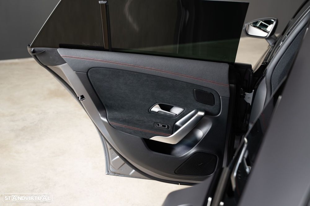 Mercedes-Benz CLA 250 e Shooting Brake AMG Line - 46