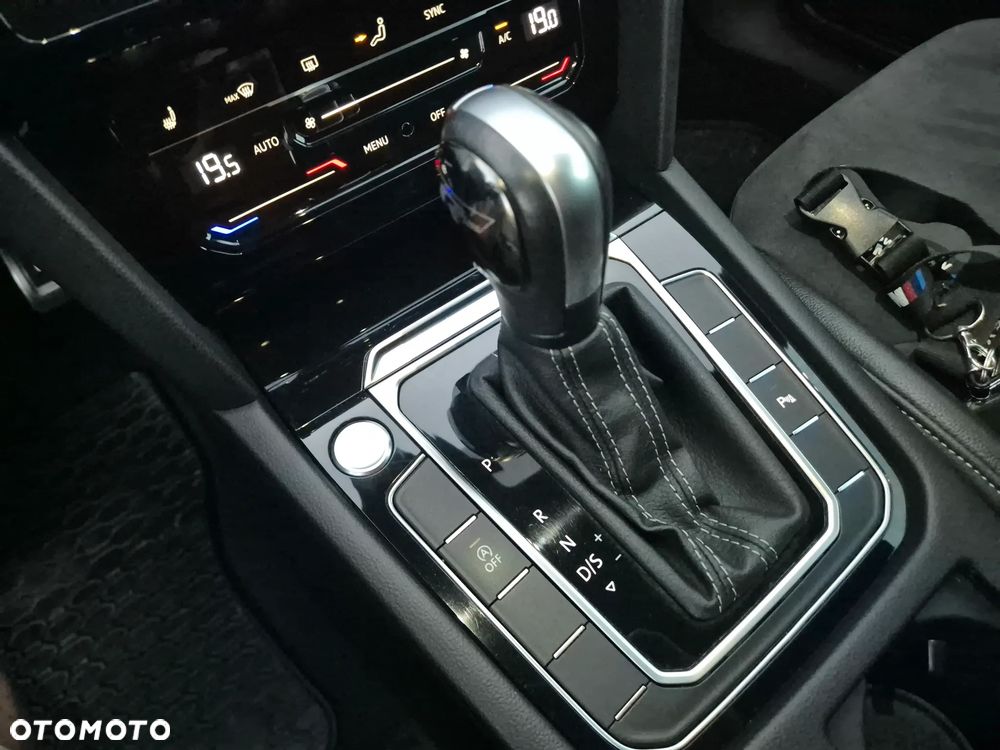 Volkswagen Arteon 2.0 TDI SCR R-Line DSG - 33