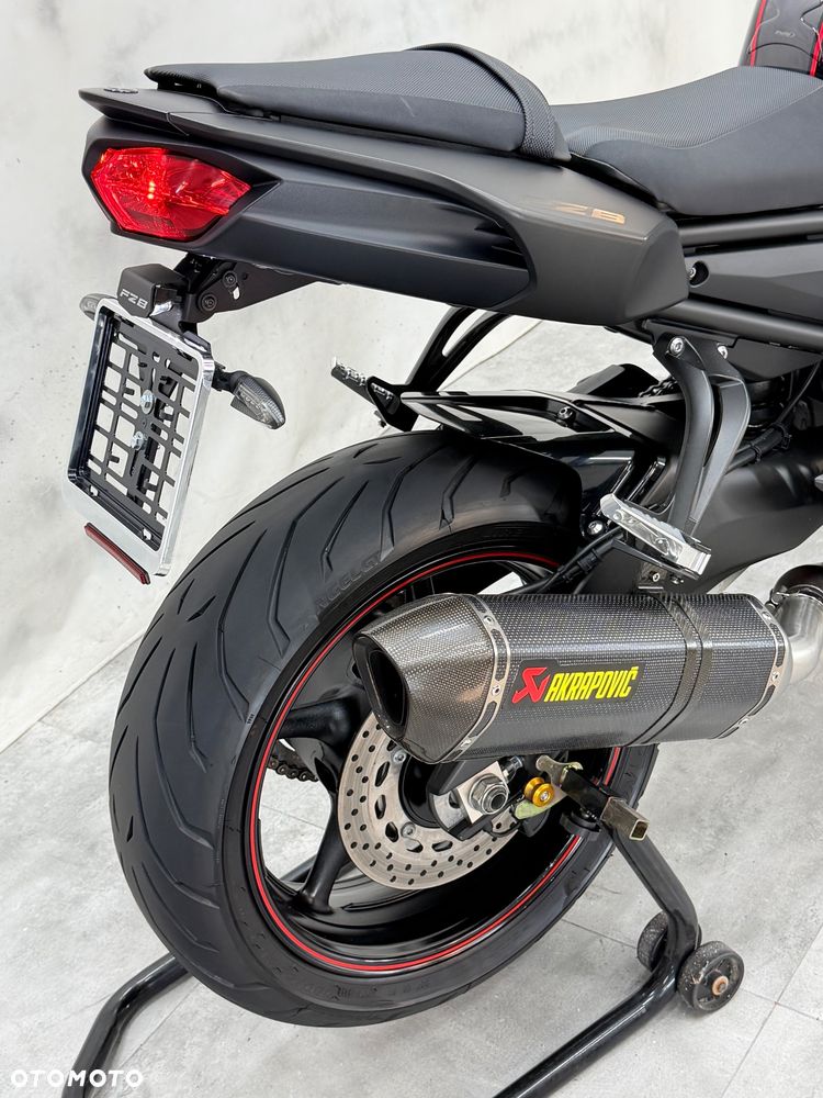 Yamaha FZ8 - 4