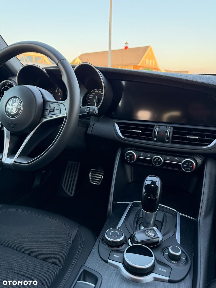 Alfa Romeo Giulia 2.0 Turbo B-Tech Edition - 25