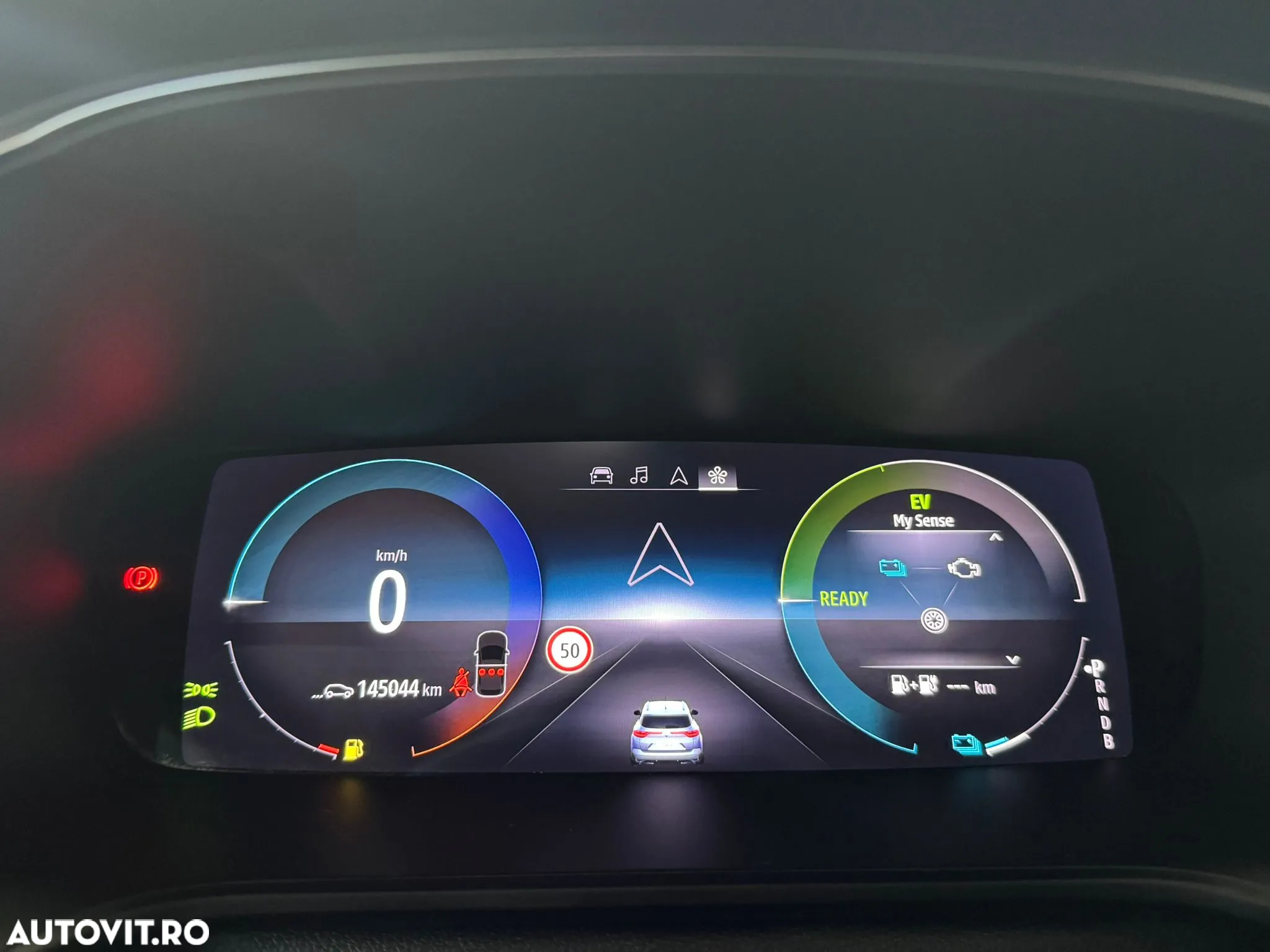 Renault Megane Grandtour E-TECH Plug-in 160 BUSINESS EDITION - 19