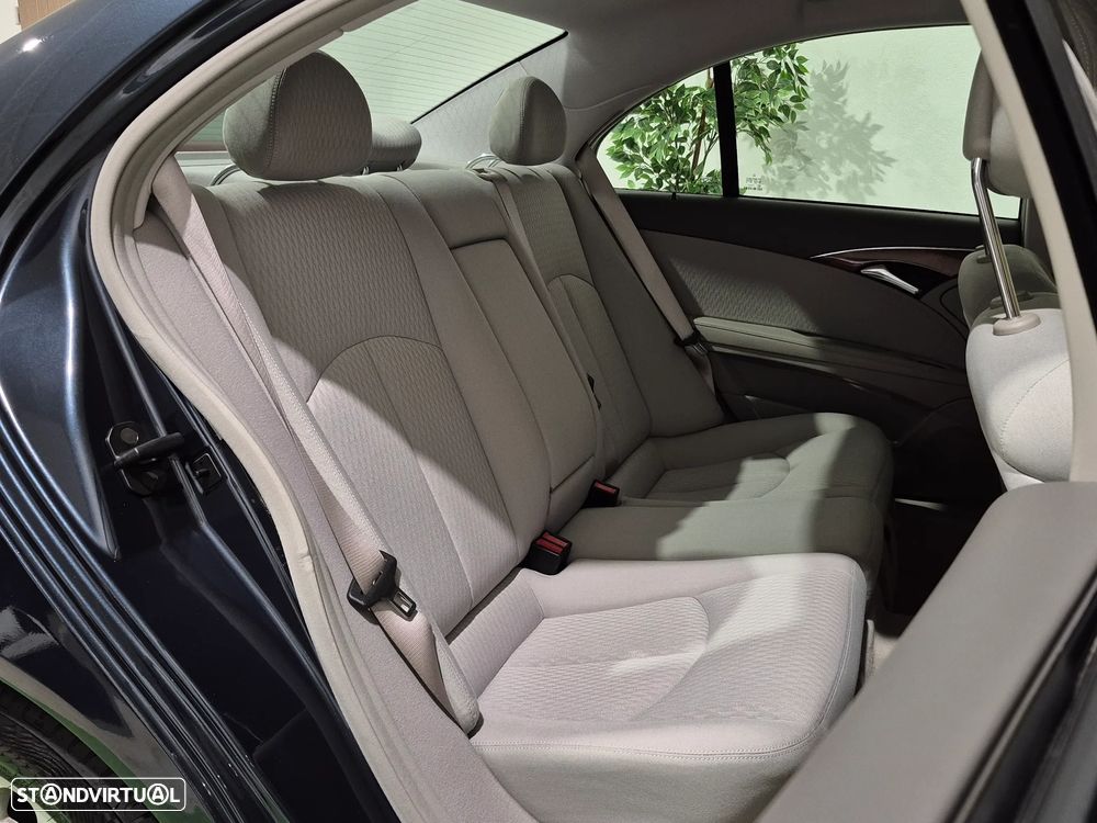 Mercedes-Benz E 220 CDI Auto Elegance - 38