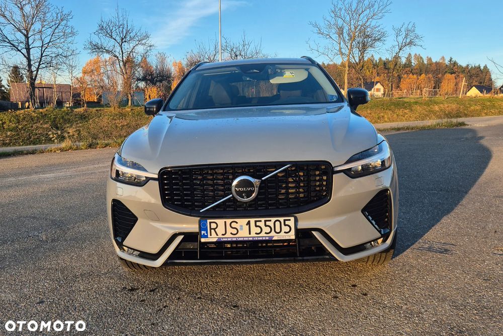Volvo XC 60 B5 B AWD Plus Dark - 2
