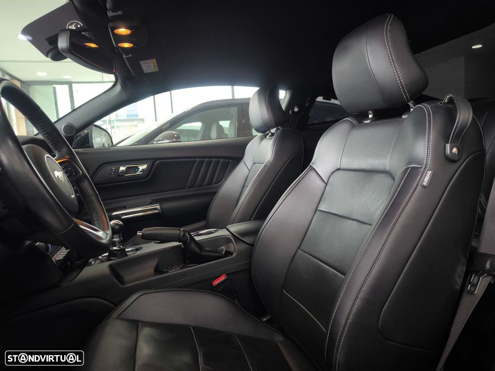 Ford Mustang 2.3i EcoBoost - 11