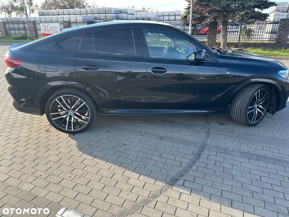 BMW X6 xDrive40d mHEV - 10