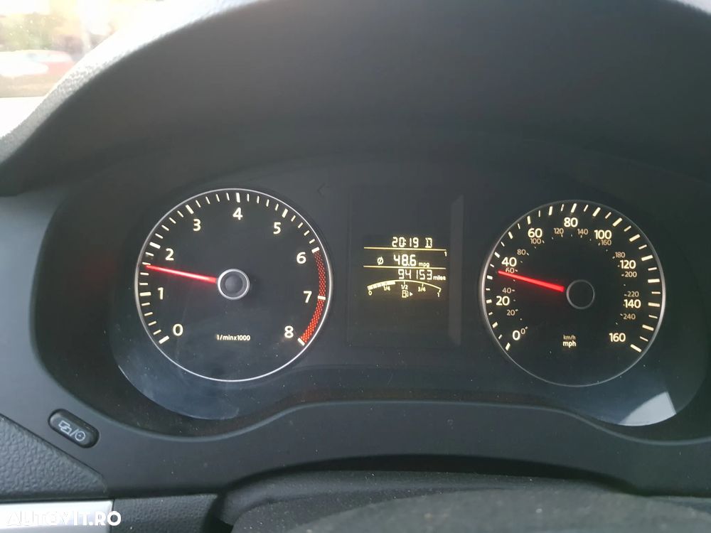 Volkswagen Jetta - 1