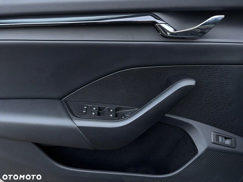 Skoda Octavia 2.0 TDI SCR Ambition DSG - 9