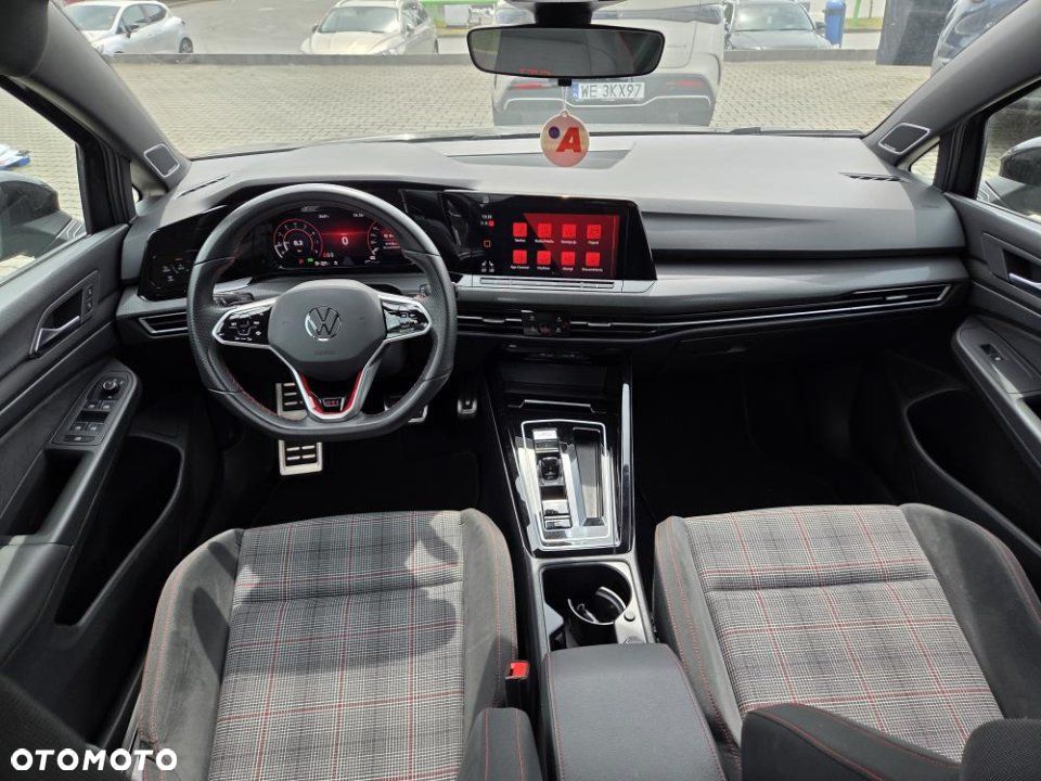 Volkswagen Golf - 16