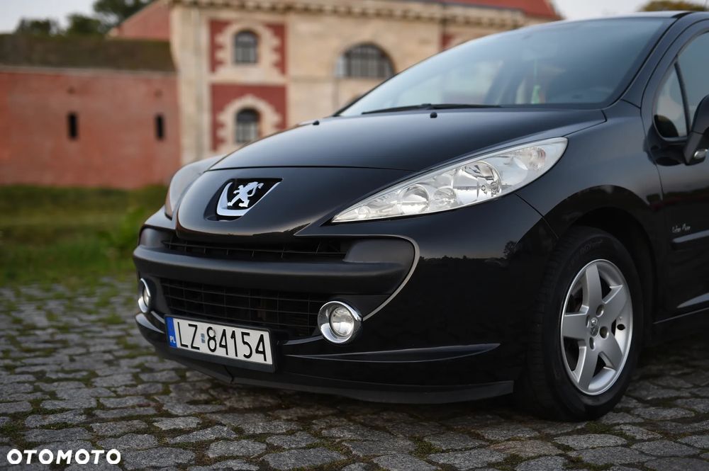 Peugeot 207 - 1