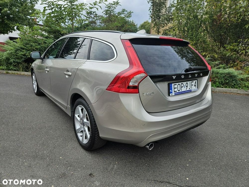 Volvo V60 D4 Momentum - 4