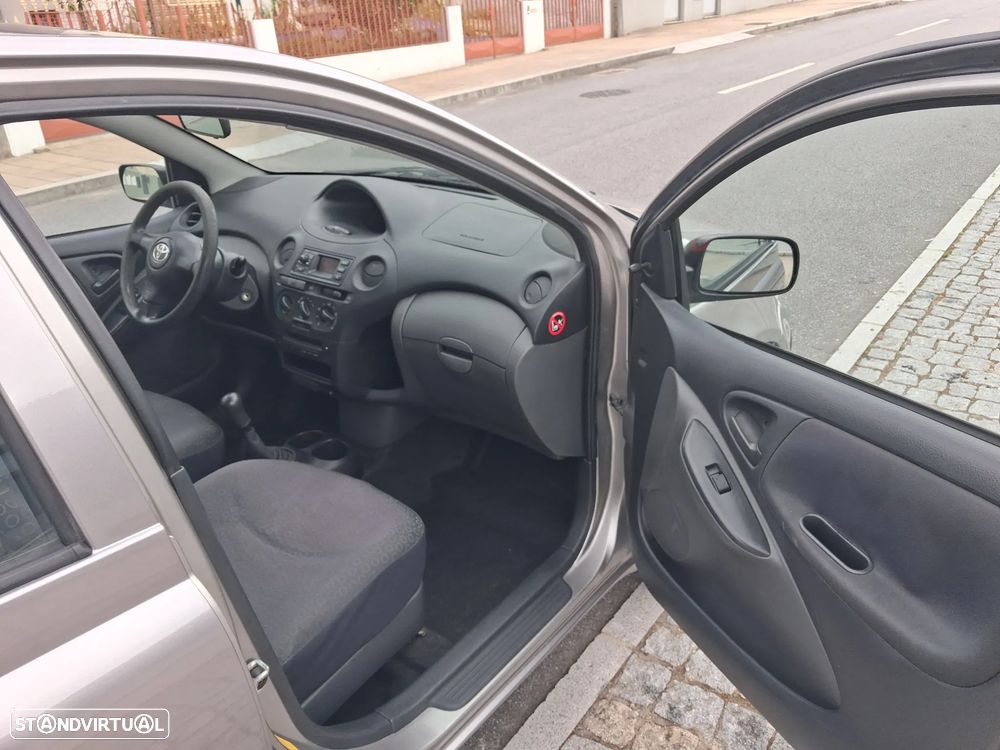 Toyota Yaris 1.0 Luna ABS+CD - 8
