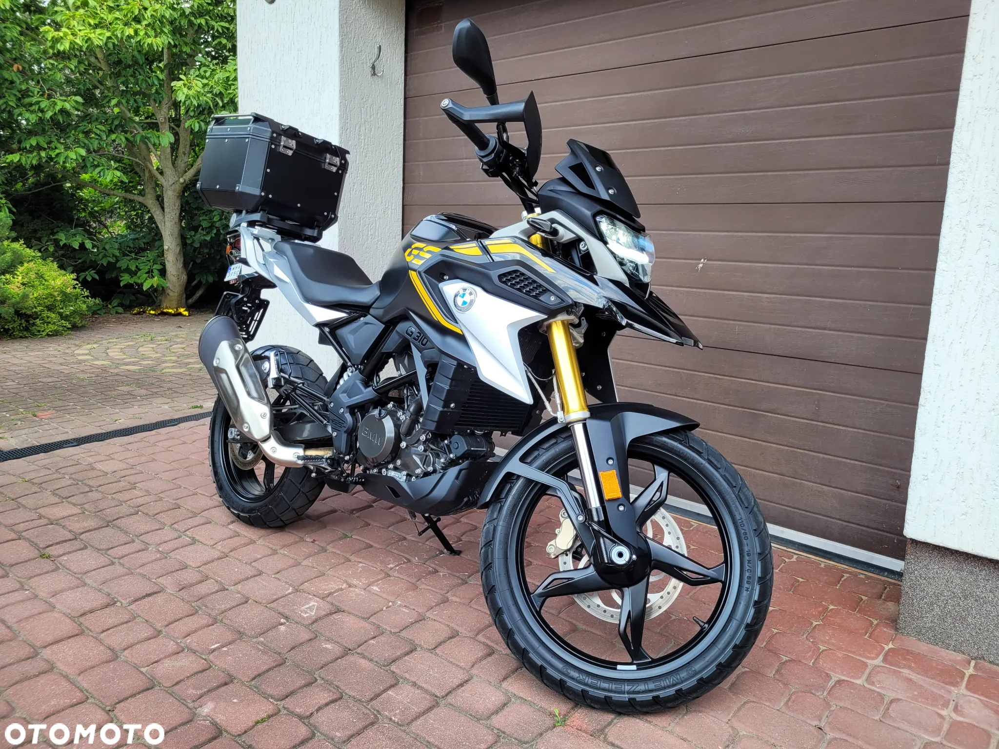BMW G - 7