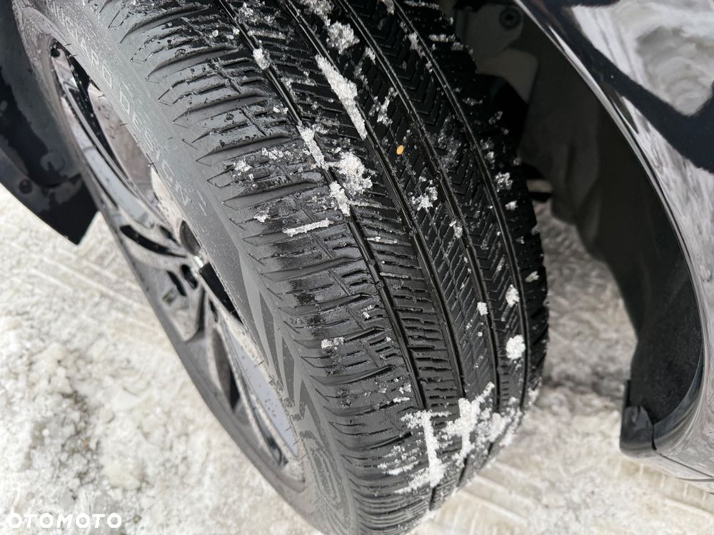 Land Rover Discovery Sport P200 R-Dynamic HSE - 13