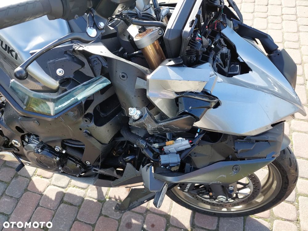 Suzuki GSX 1000 - 16