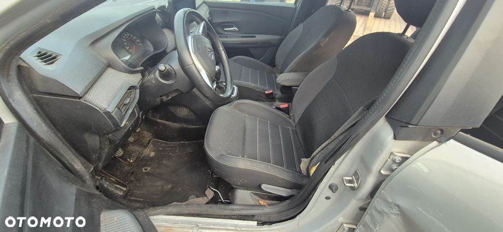 Dacia Jogger 1.0 TCe Extreme 7os - 24