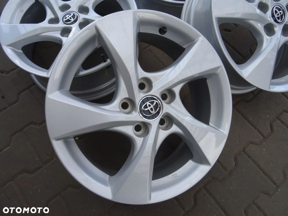 5x114,3x60  6,5Jx17 ET45  Toyota Oryginalne - 2