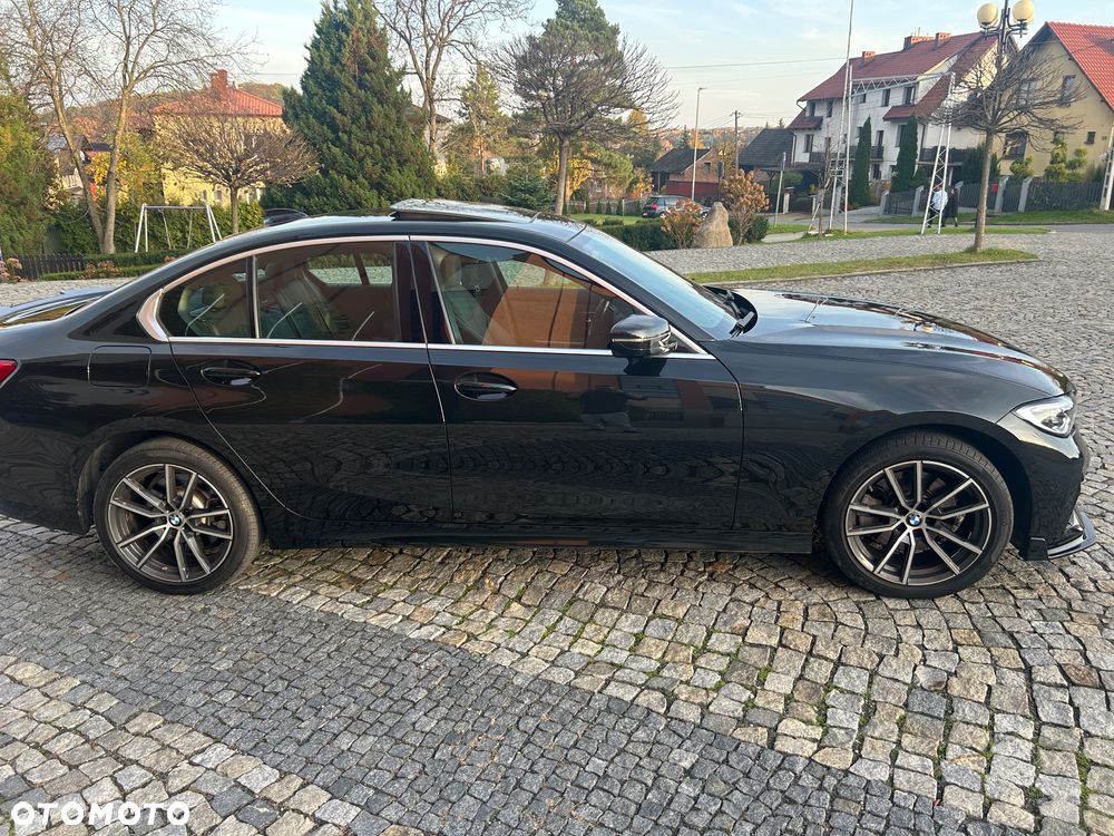BMW Seria 3 330i xDrive M Sport sport - 4