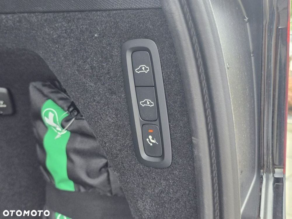 Volvo XC 90 T8 AWD Plug-In Hybrid Ultra Black Edition 7os - 18