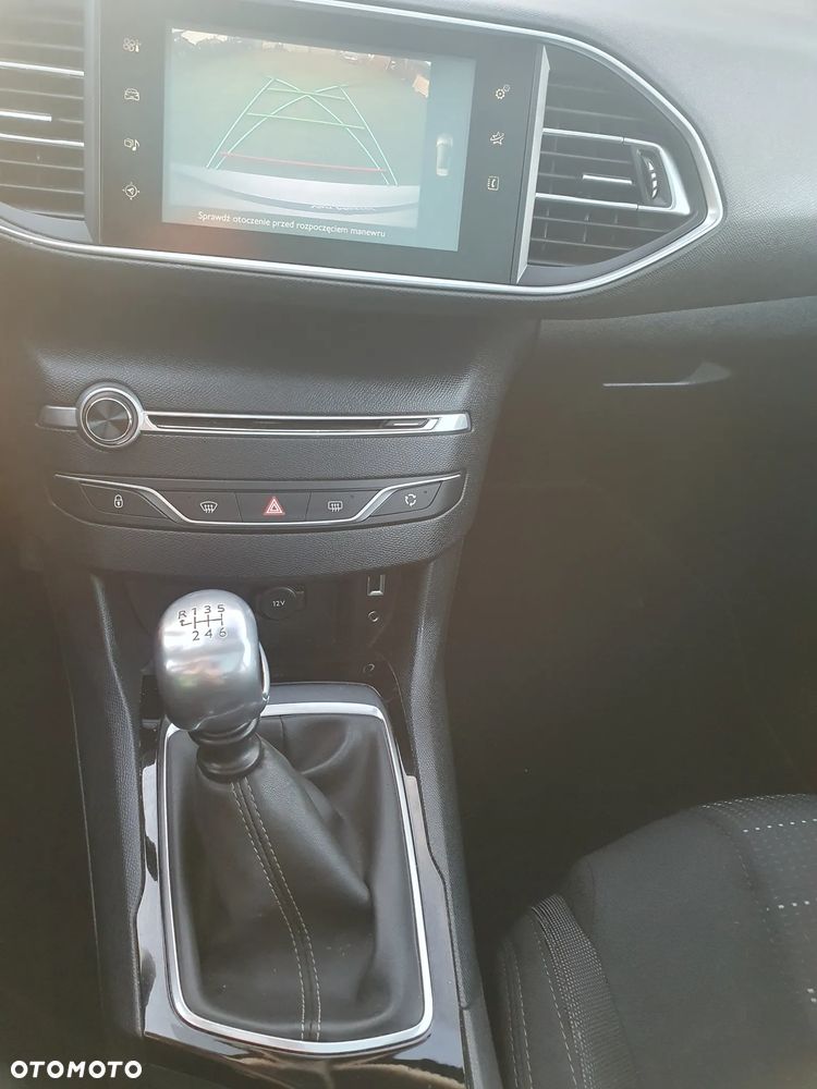 Peugeot 308 1.6 BlueHDi Allure S&S - 13