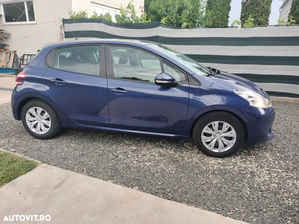 Peugeot 208 1.2 L PureTech Active - 10