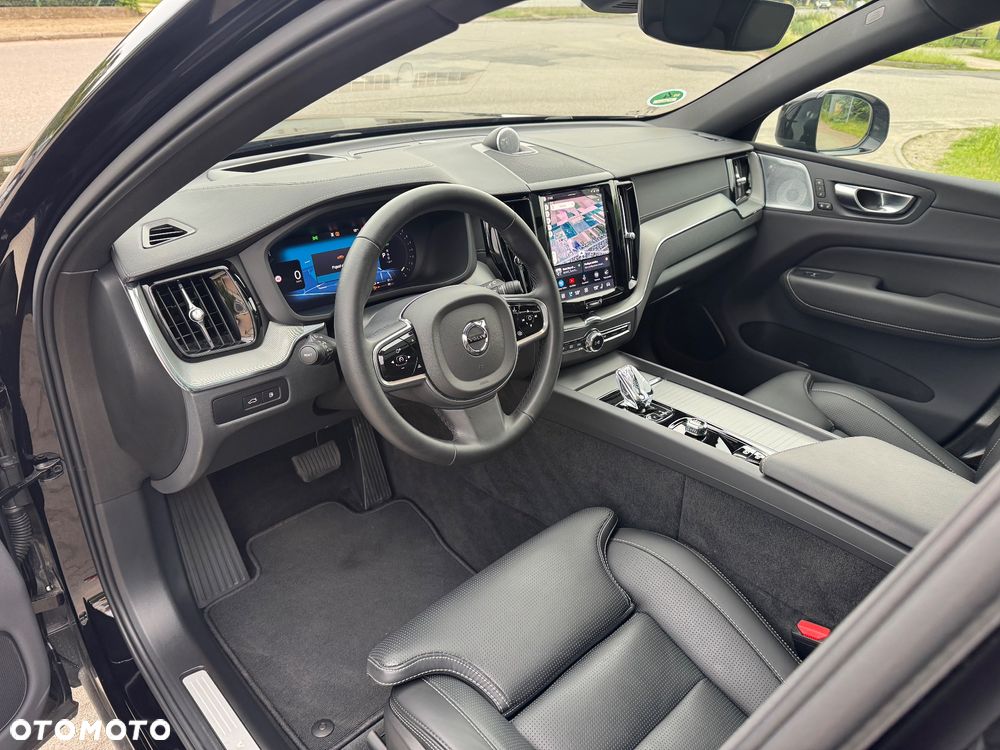 Volvo XC 60 T8 AWD Ultra Black Edition - 17