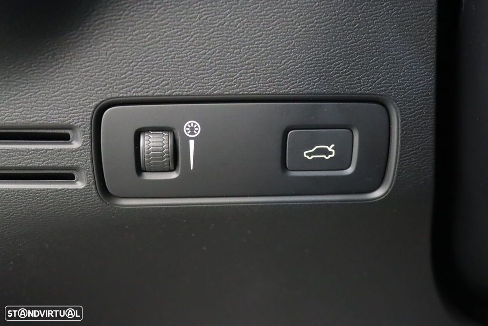 Volvo XC 40 1.5 T2 Momentum Core - 17