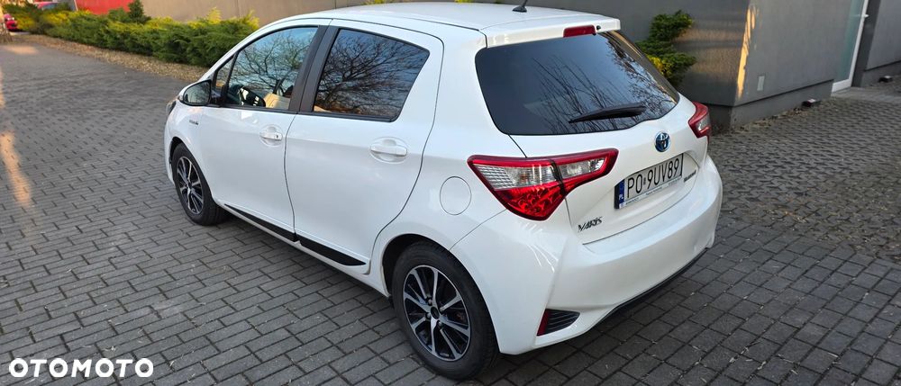 Toyota Yaris Hybrid 100 Premium EU6 - 4