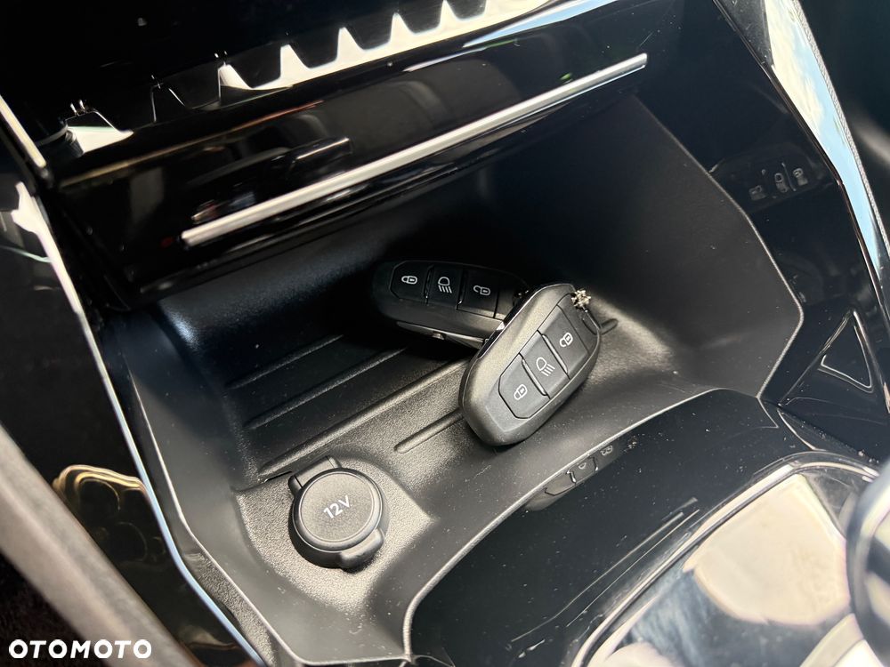 Peugeot 208 PureTech 100 EAT8 GT Pack - 29