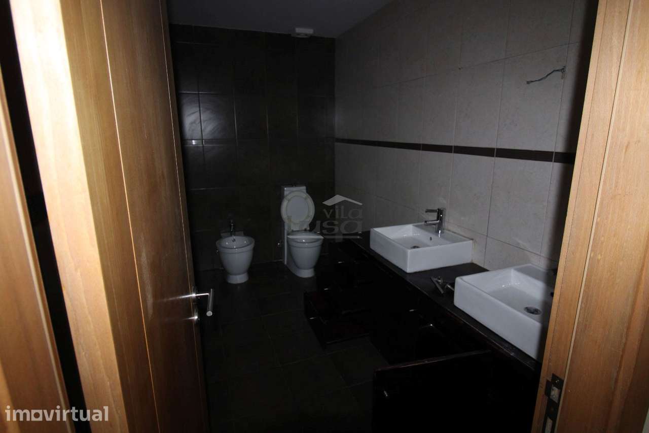 Andar de Moradia T2 com Terreno na Zona Histórica de Vila Nova de Gaia - Grande imagem: 2/28
