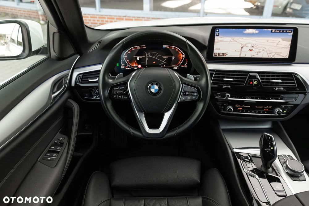 BMW Seria 5 520d xDrive Sport - 31