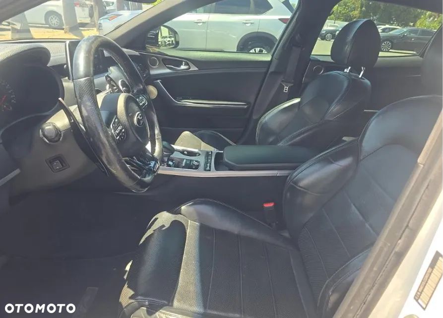 Kia Stinger - 7