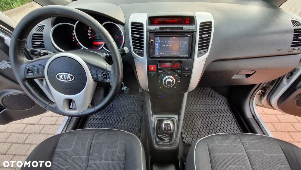 Kia Venga 1.6 CRDi 128 Business Line - 17