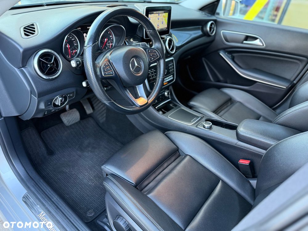 Mercedes-Benz CLA 200 d 7G-DCT Urban - 11