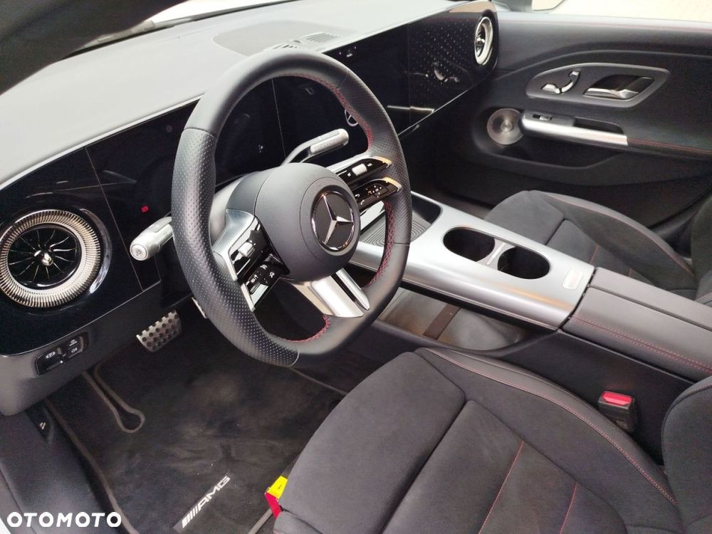 Mercedes-Benz CLA - 11