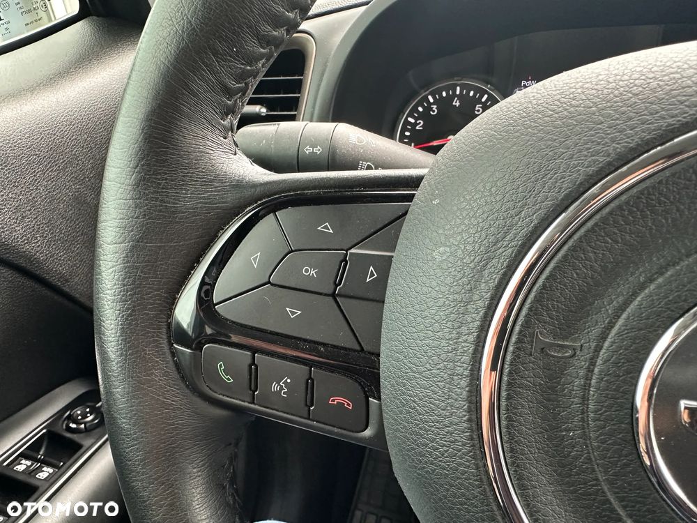 Jeep Renegade - 16