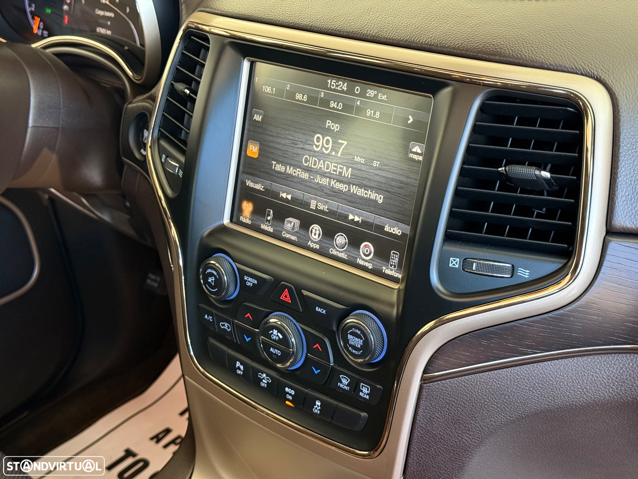 Jeep Grand Cherokee 5.7 V8 HEMI 4WD Auto Summit - 34