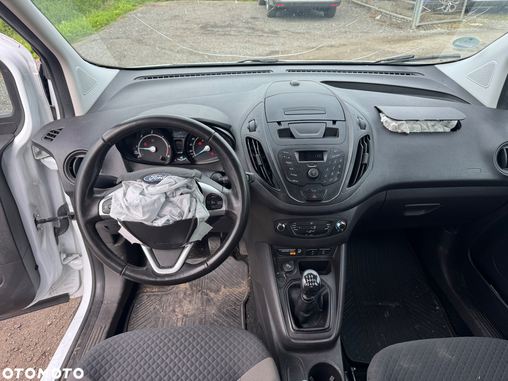 Ford Tourneo Courier 1.5 TDCi S&S Trend - 14