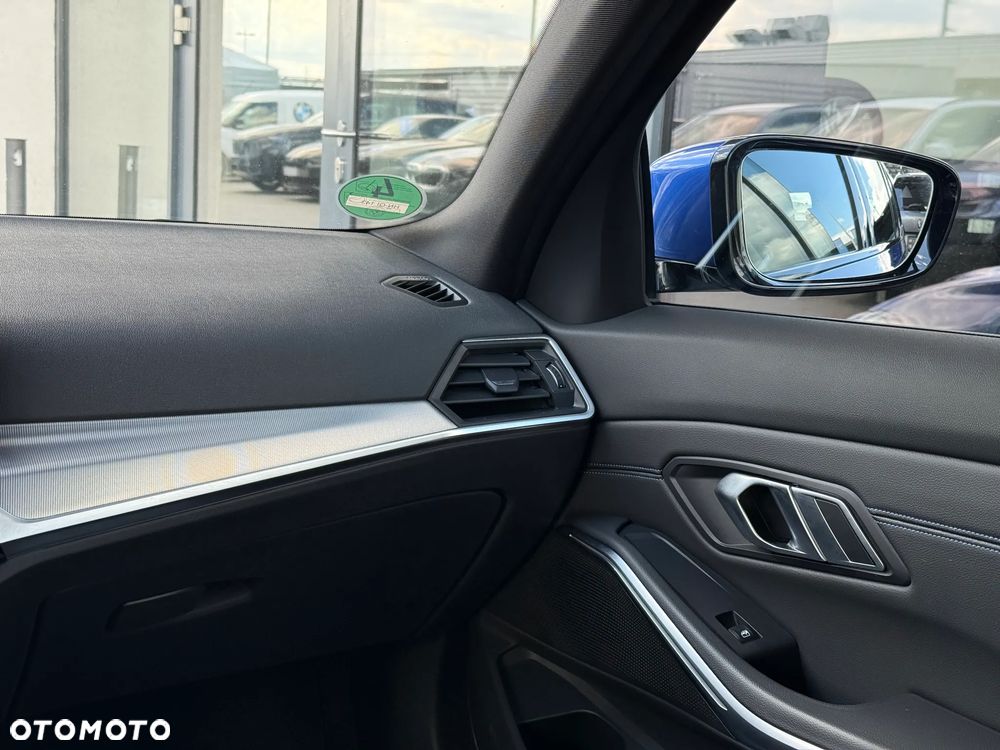 BMW Seria 3 320d xDrive M Sport sport - 16
