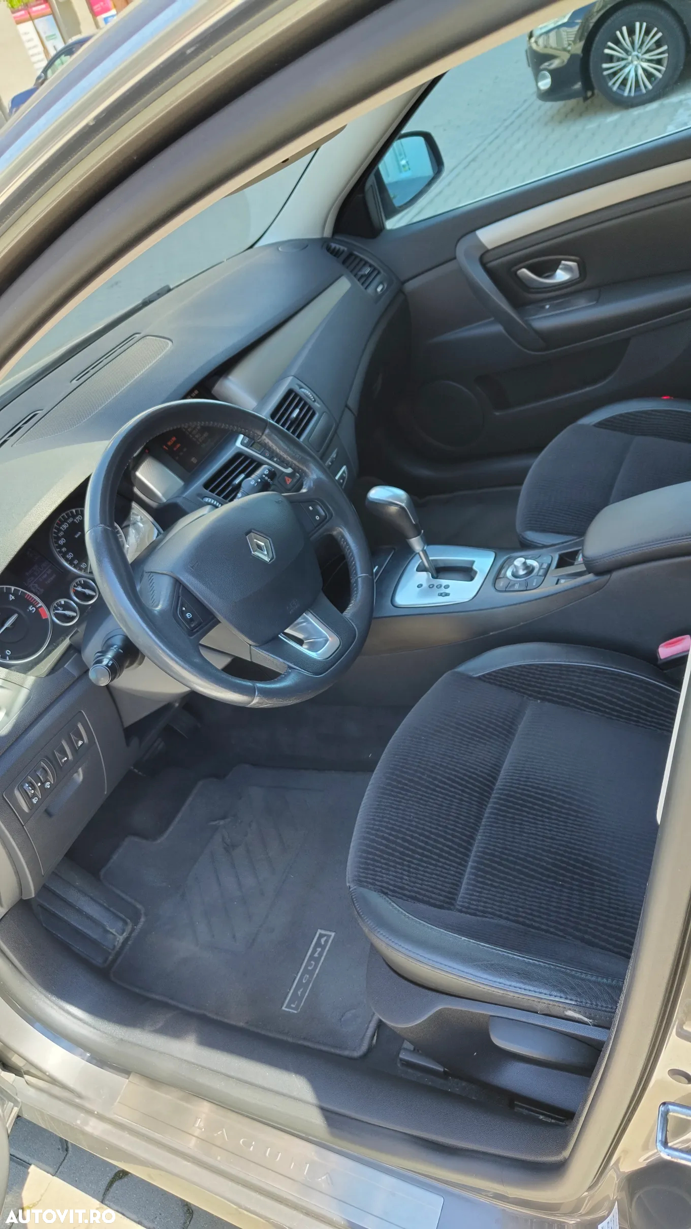Renault Laguna 2.0dCi Privilege Aut - 4