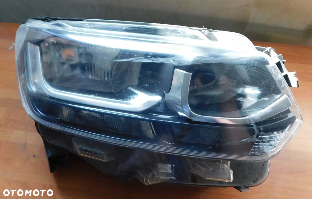 lampa prawa przód odblask TOYOTA PROACE CITY EUROPA