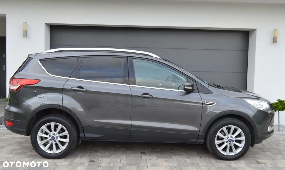 Ford Kuga 2.0 TDCi 2x4 Titanium - 3