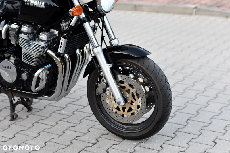 Yamaha XJR - 5