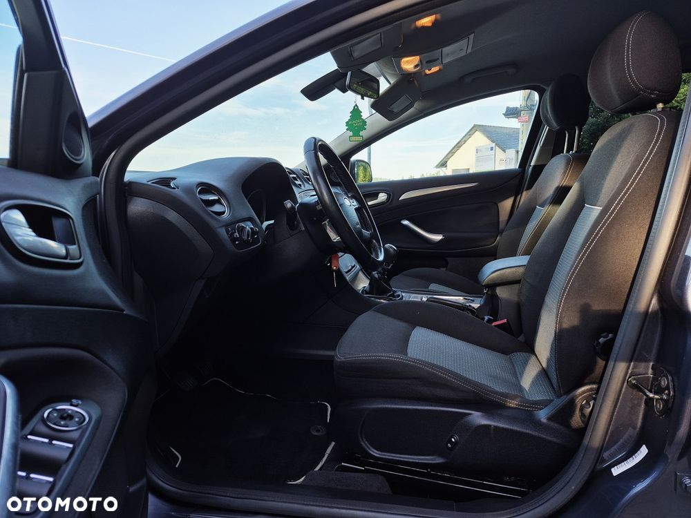 Ford Mondeo 1.6 Titanium - 12